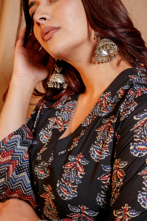 Midnight Black Bloom – Cotton Suit Set for Women