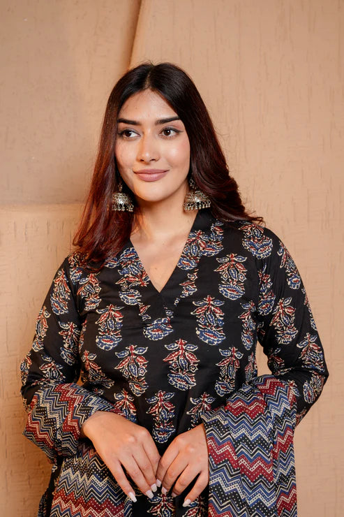 Midnight Black Bloom – Cotton Suit Set for Women
